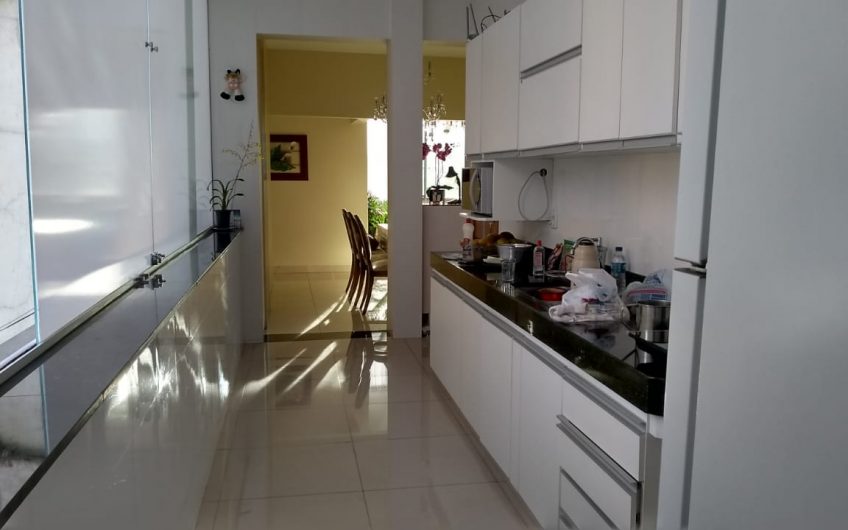 APARTAMENTO B:CENTRO – REF.: 094