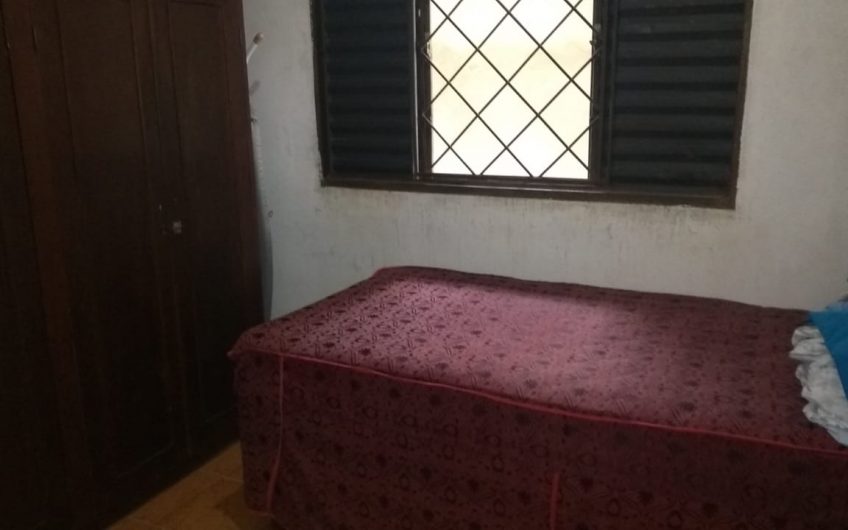 CASA B:PADRE TEODORO II – REF.: 189