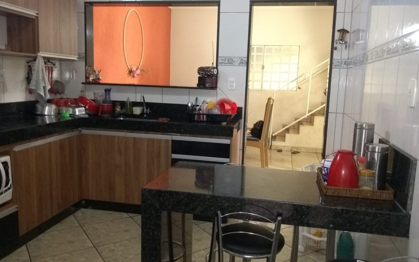 CASA B:MONTREAL – REF.: 198